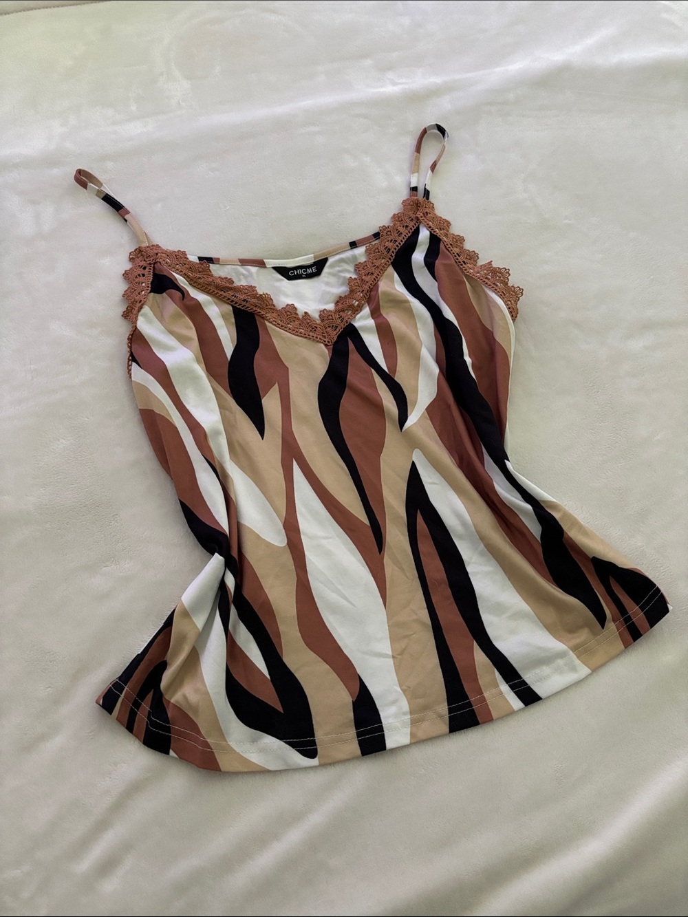 chic Wave-Print Lace Trim Cami - Brown/Black/White/Cream